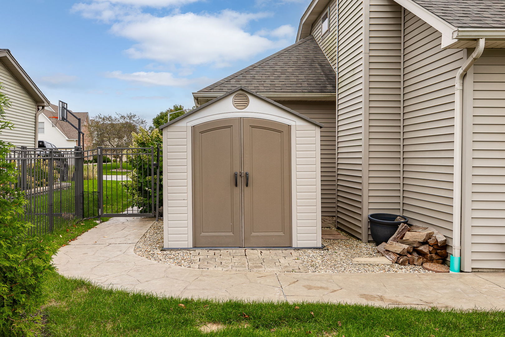 main property photo 46