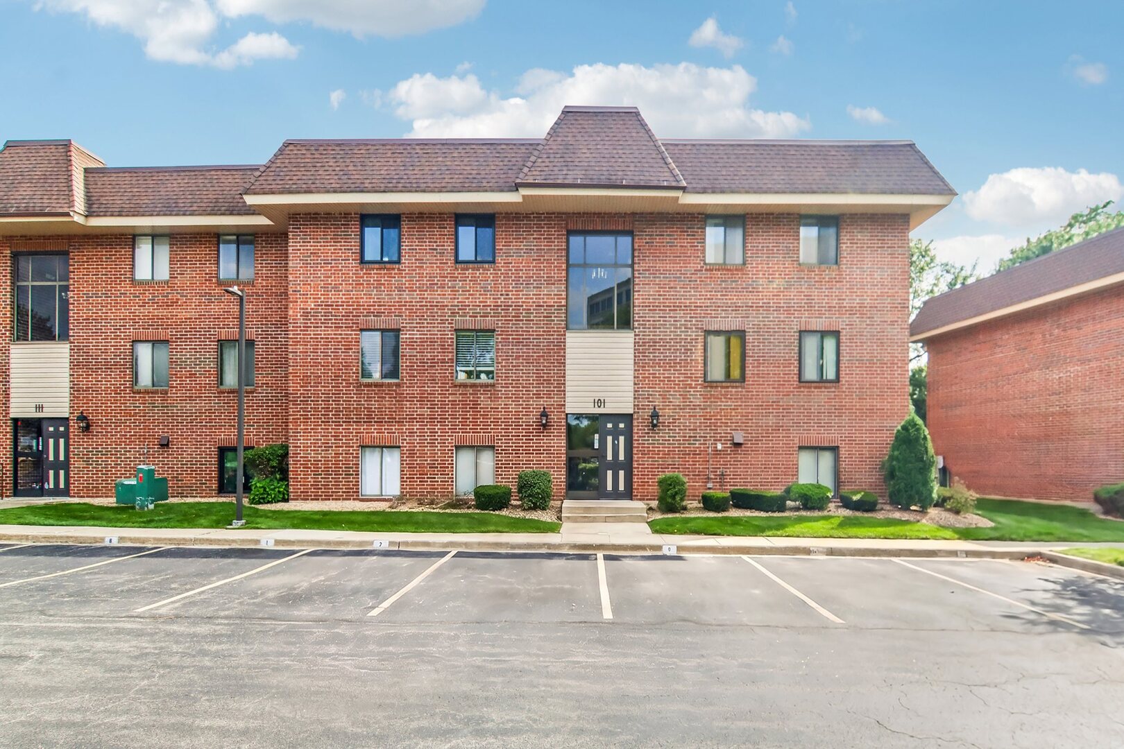main property photo 18