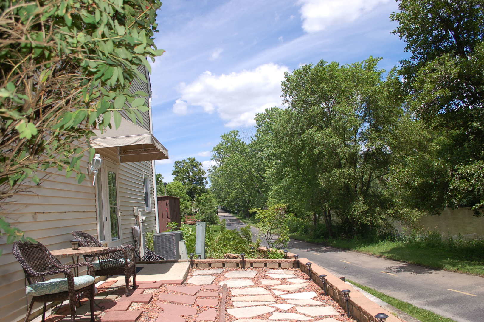 main property photo 30