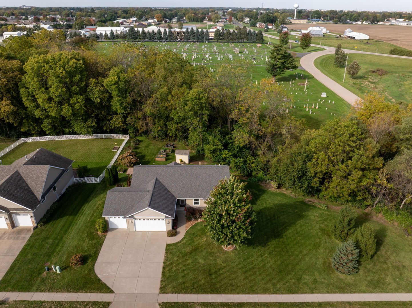 main property photo 41