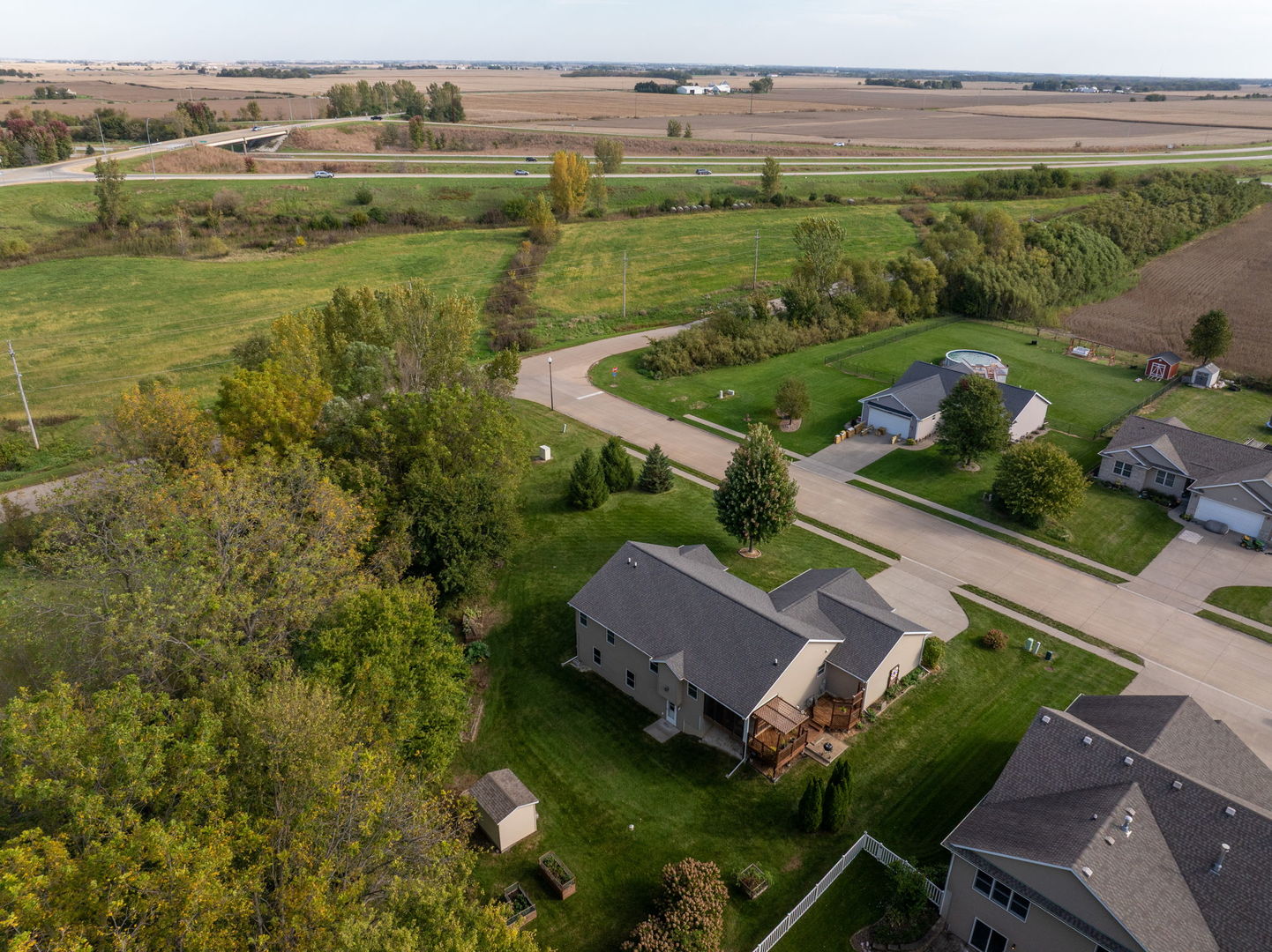 main property photo 45