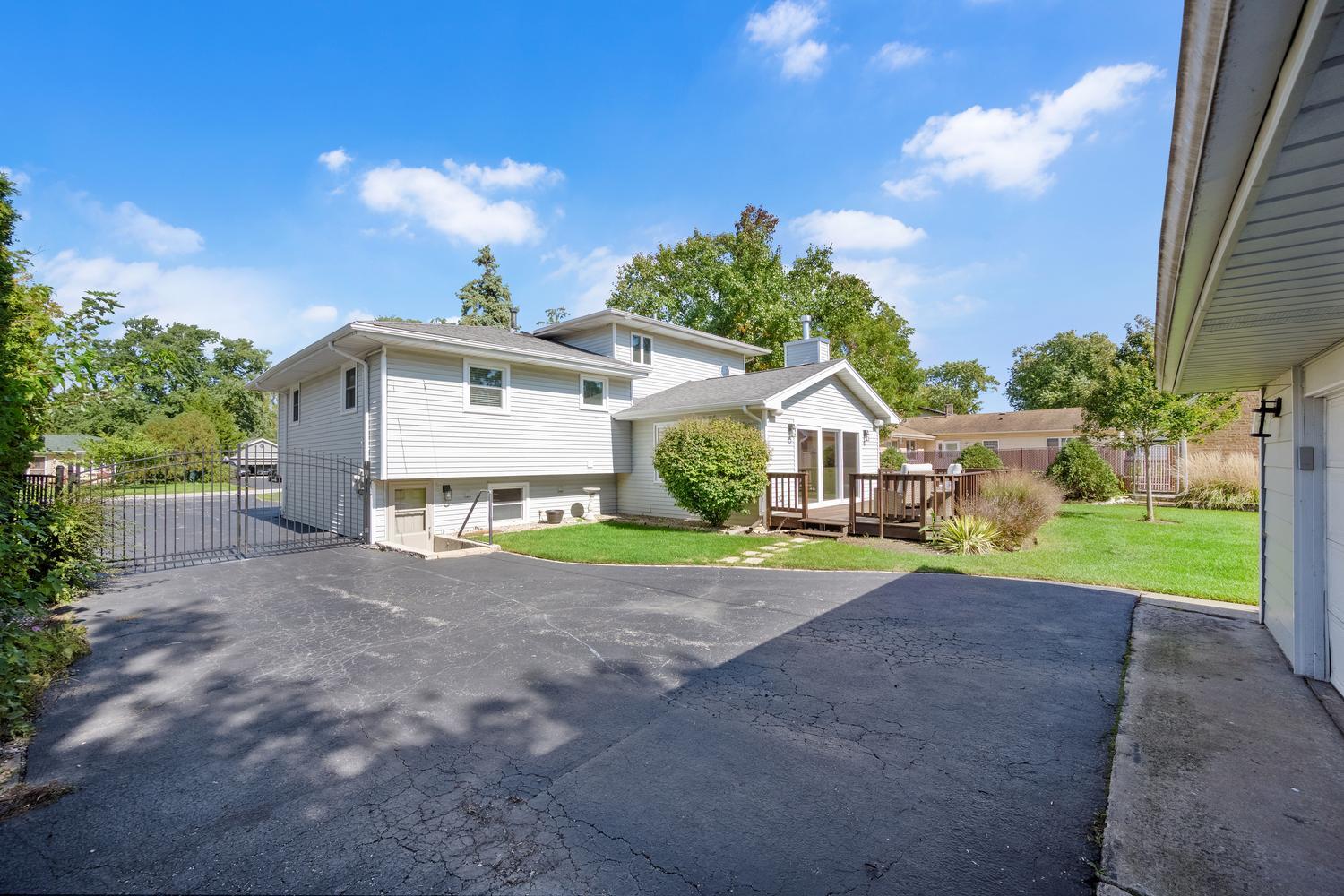 main property photo 28