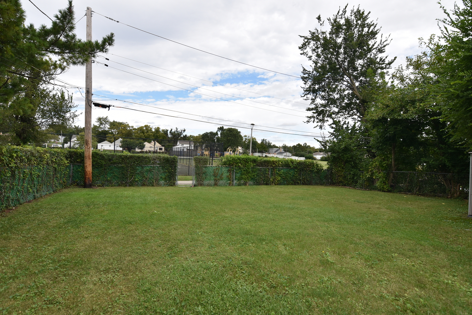 main property photo 40