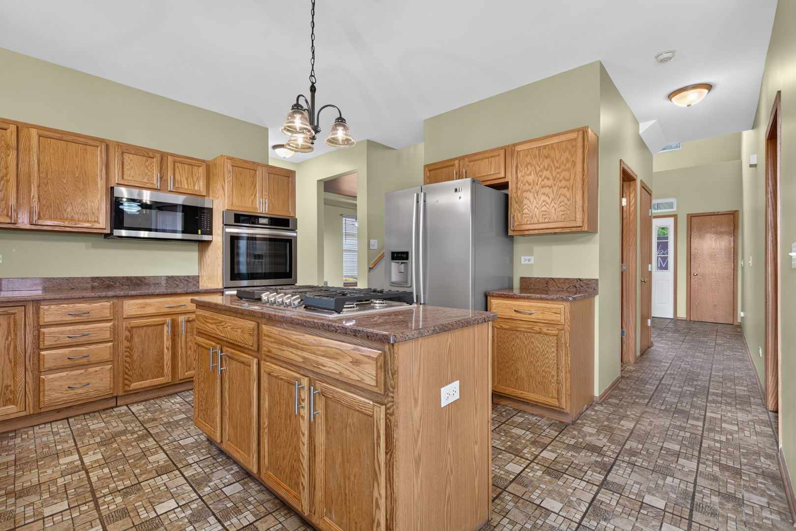 main property photo 11