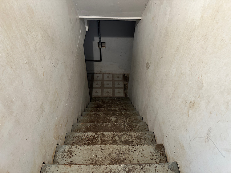 main property photo 16