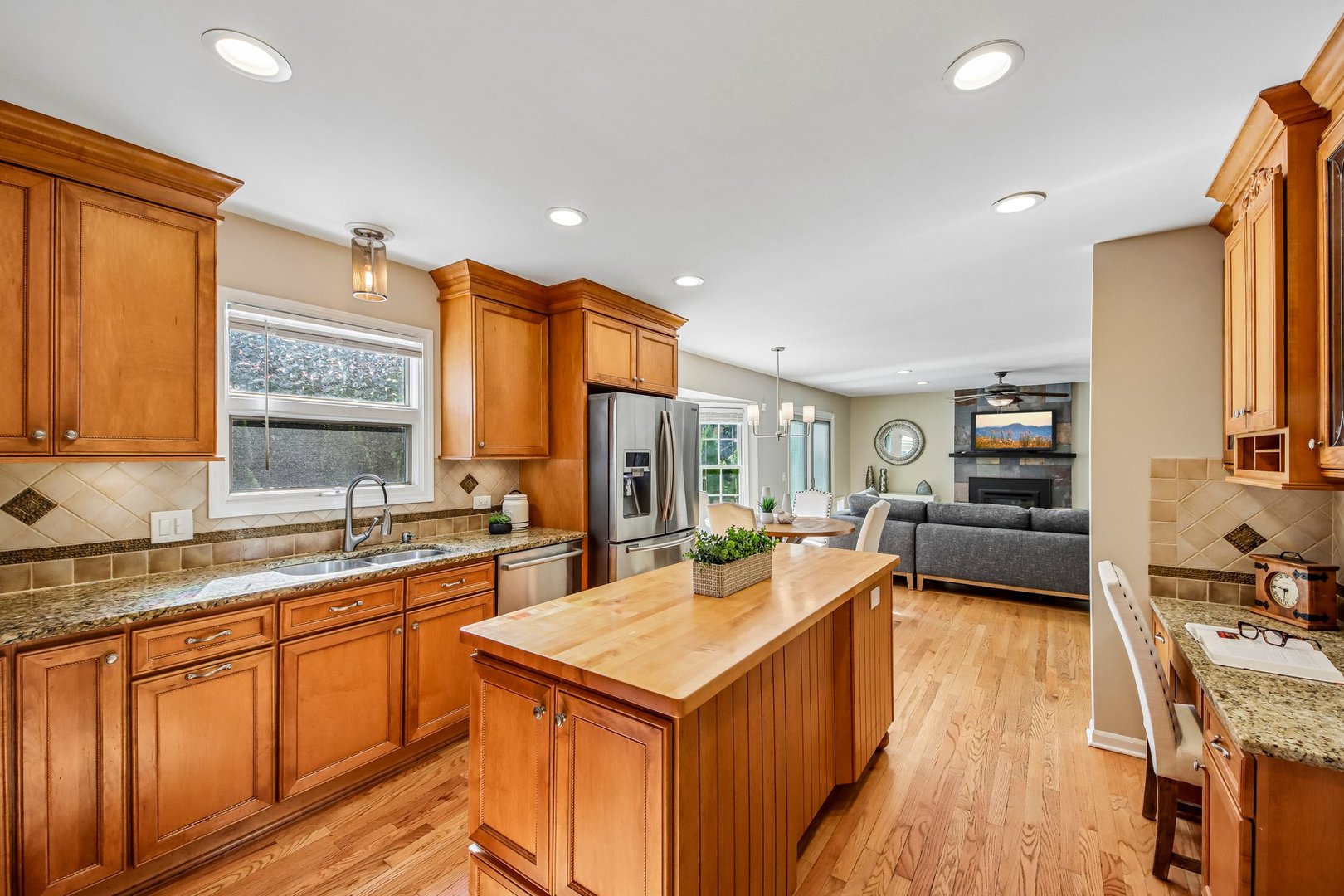 main property photo 14