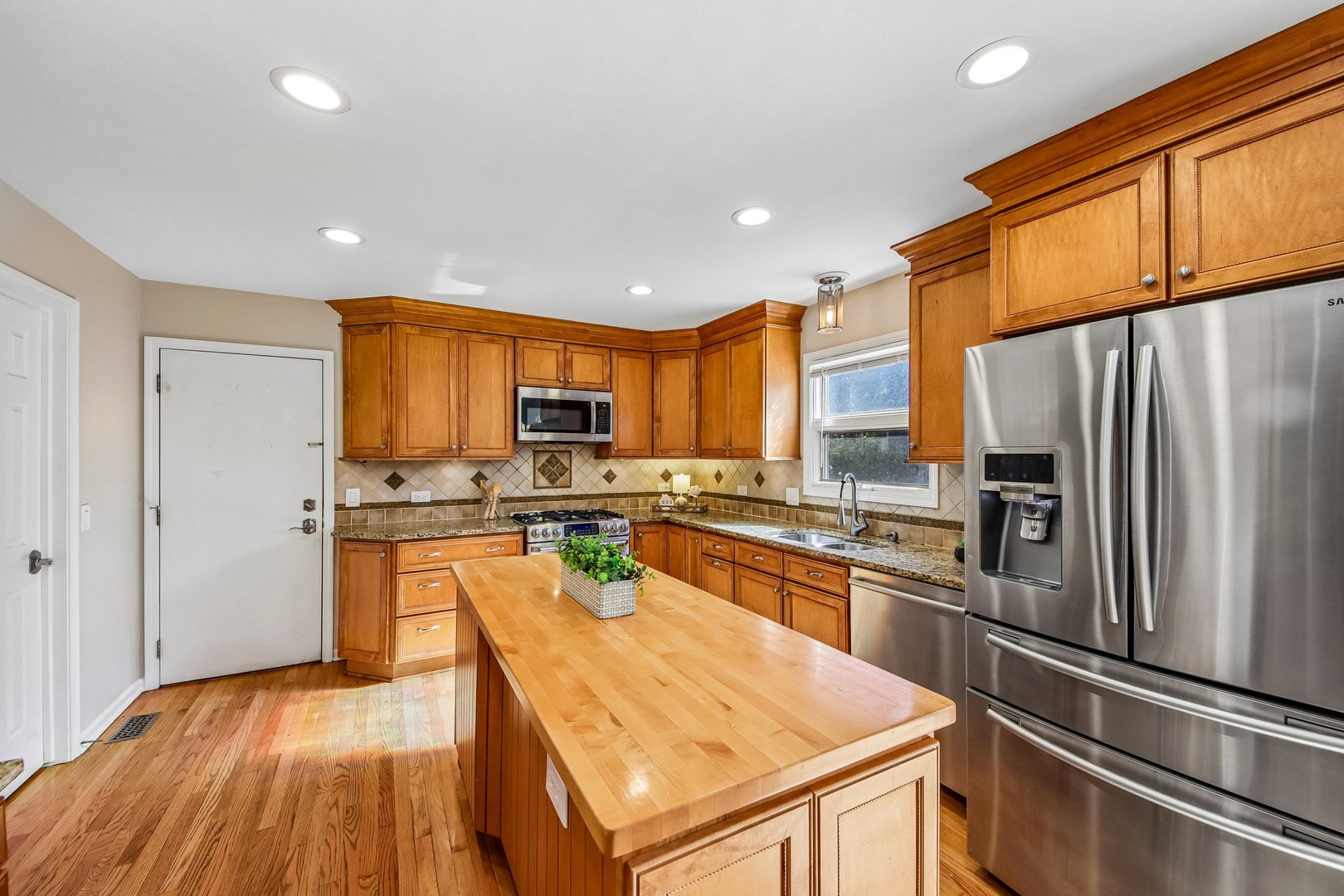 main property photo 17