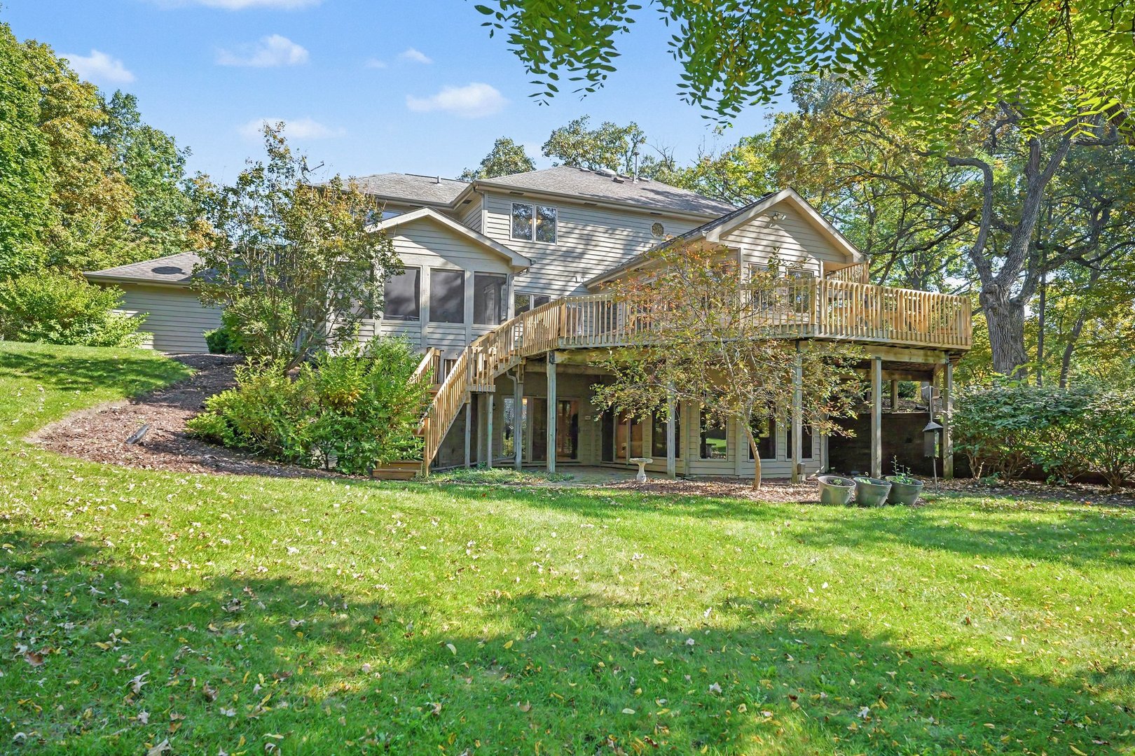main property photo 33