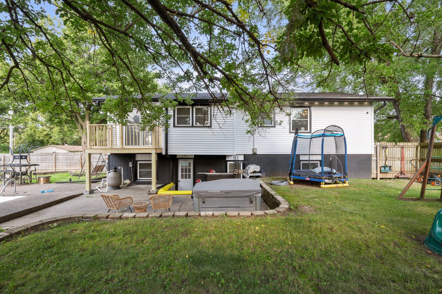 main property photo 40