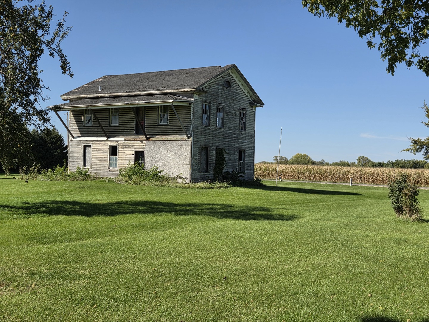 main property photo 11