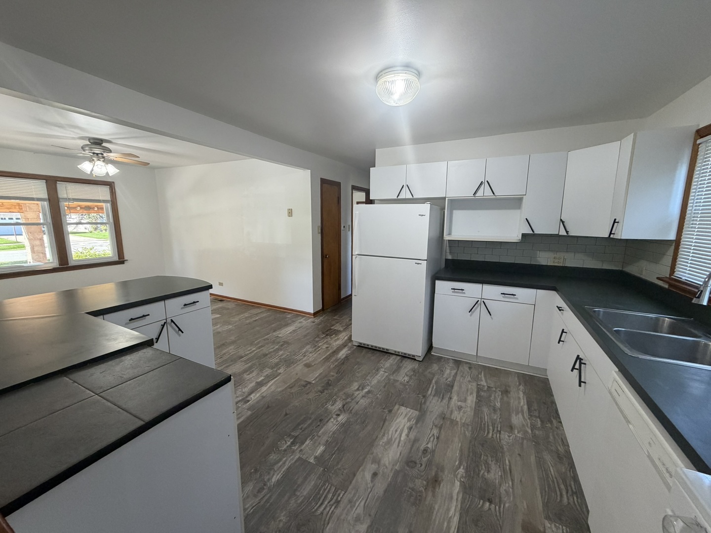 property viewer photo 5