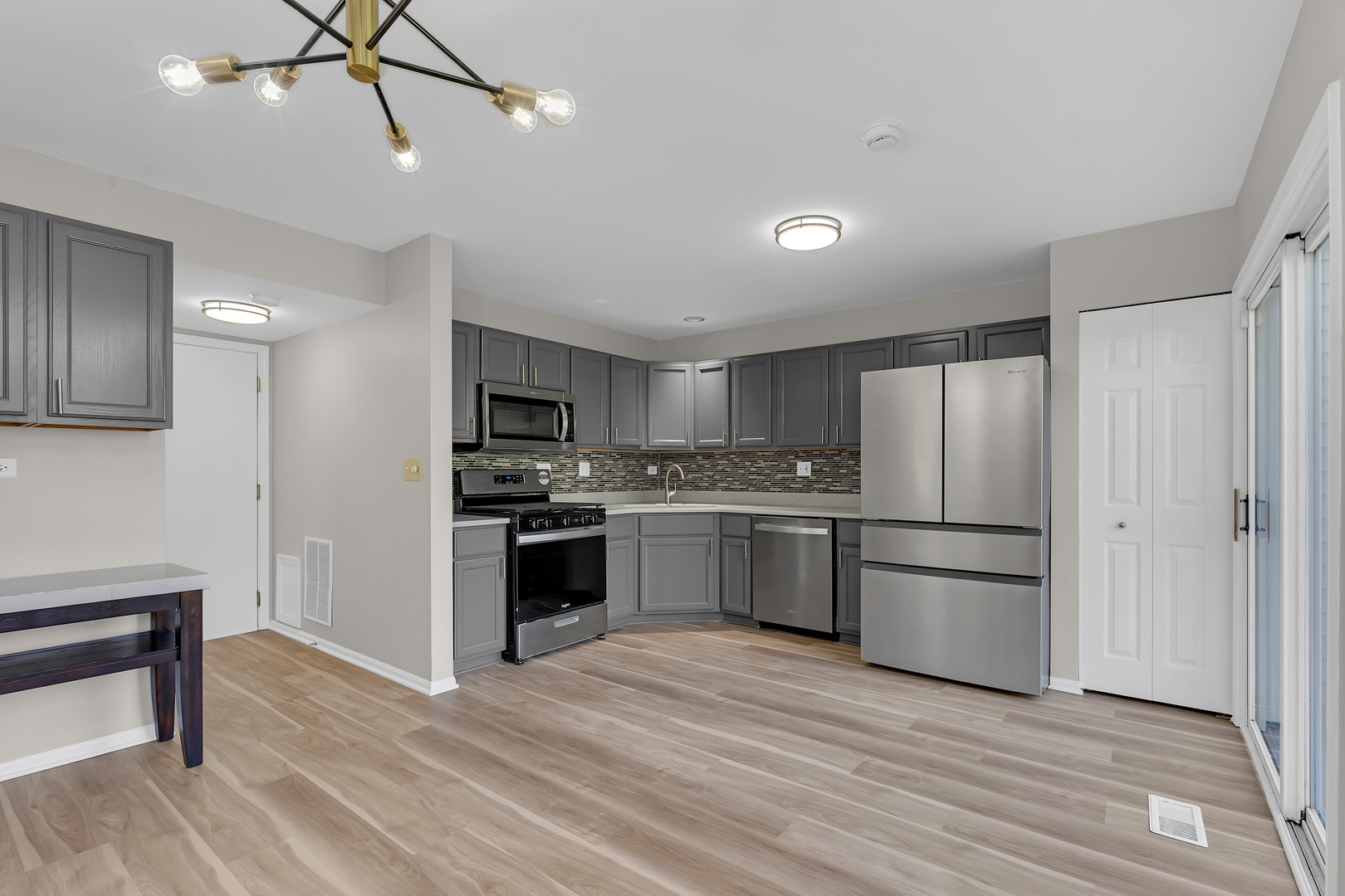property viewer photo 4