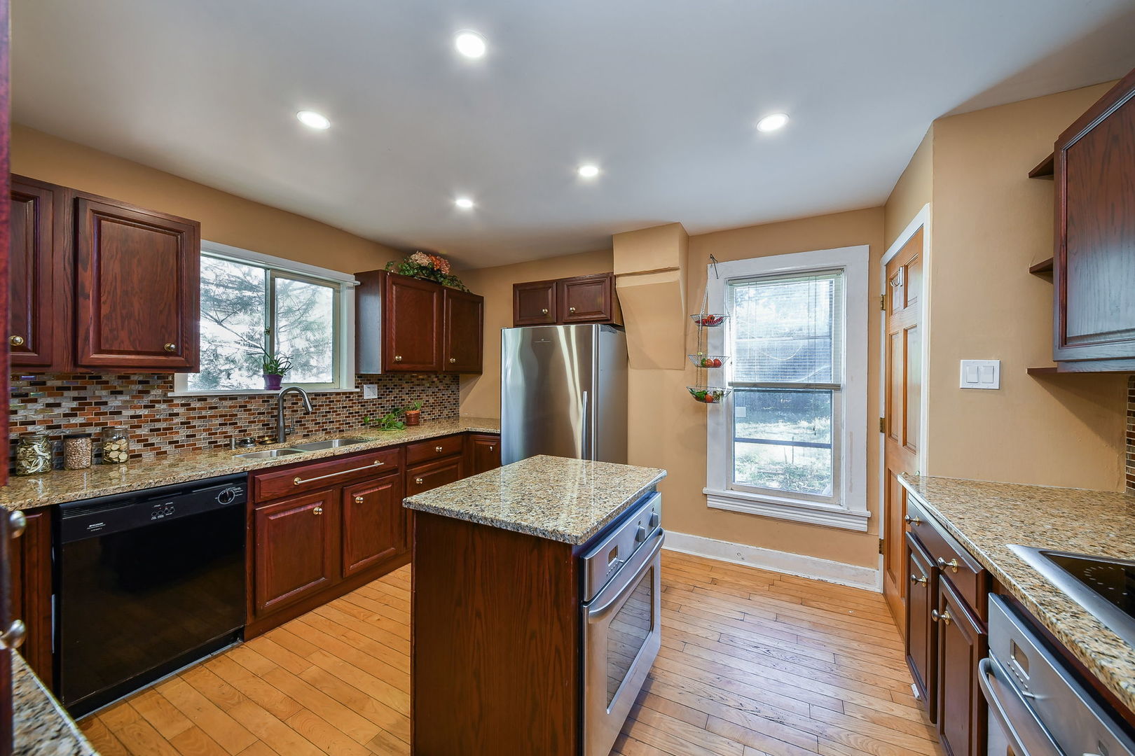 main property photo 3
