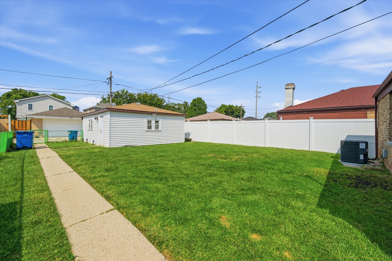 main property photo 18