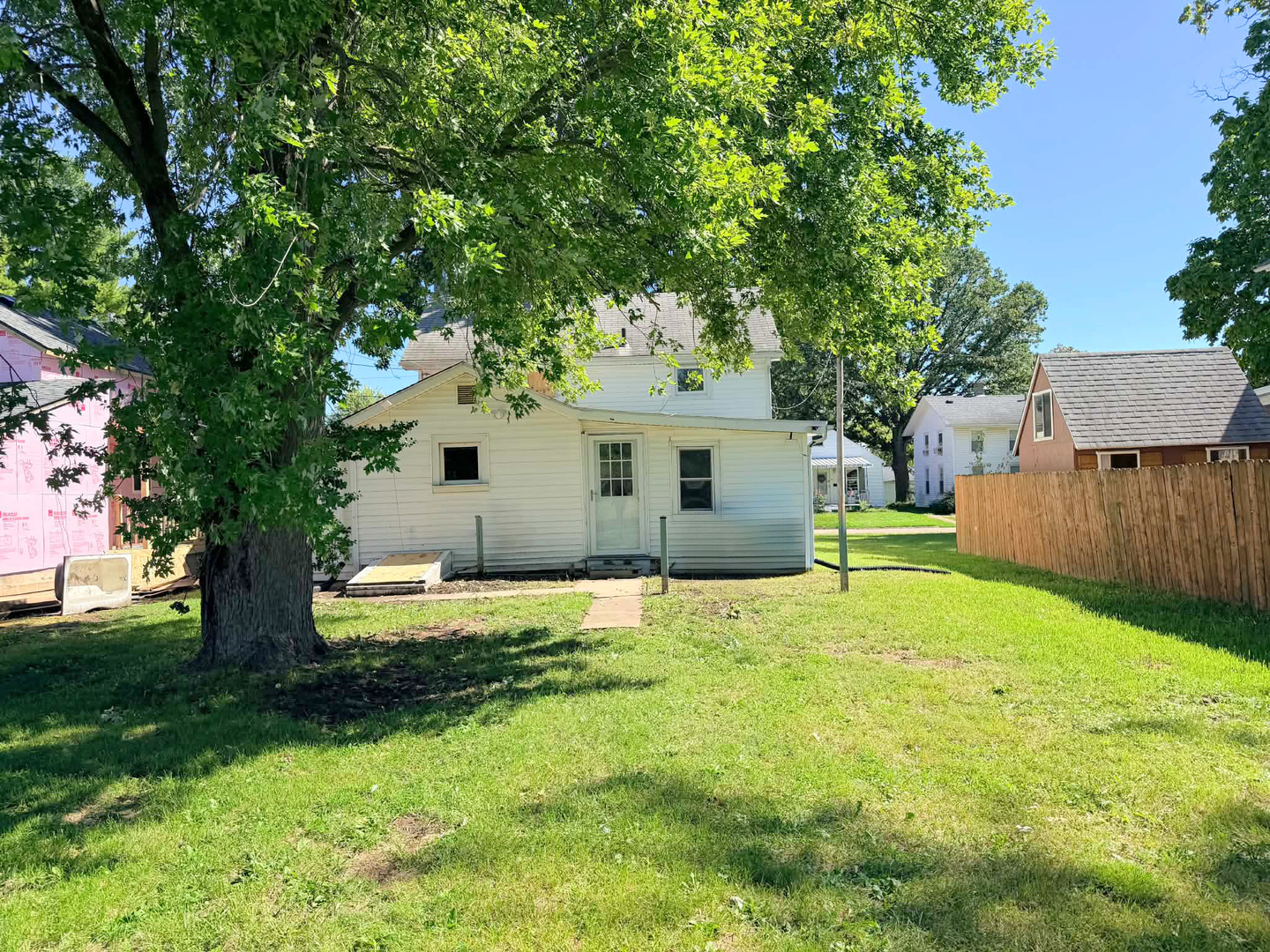 main property photo 18