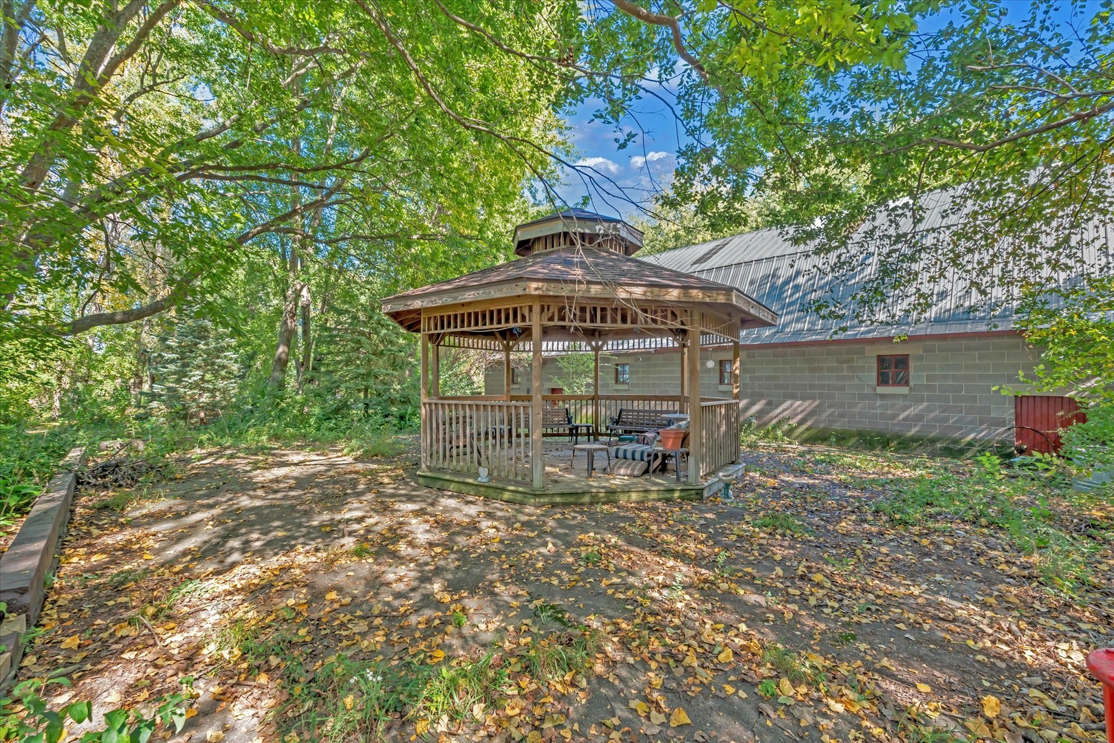 main property photo 50
