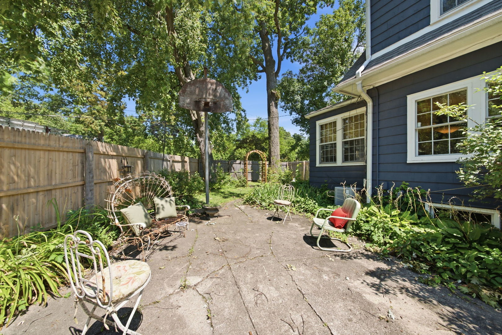 main property photo 23