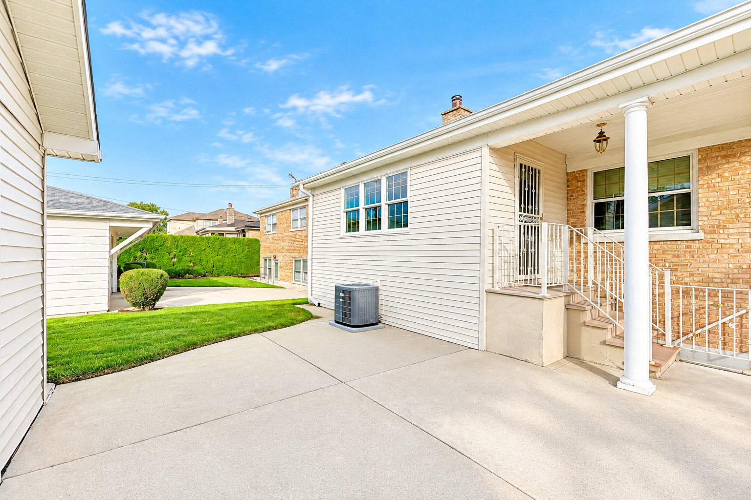 main property photo 32