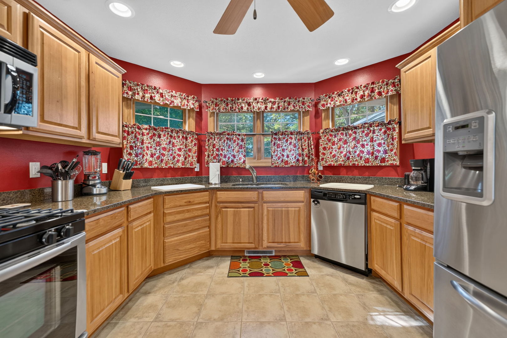 main property photo 12