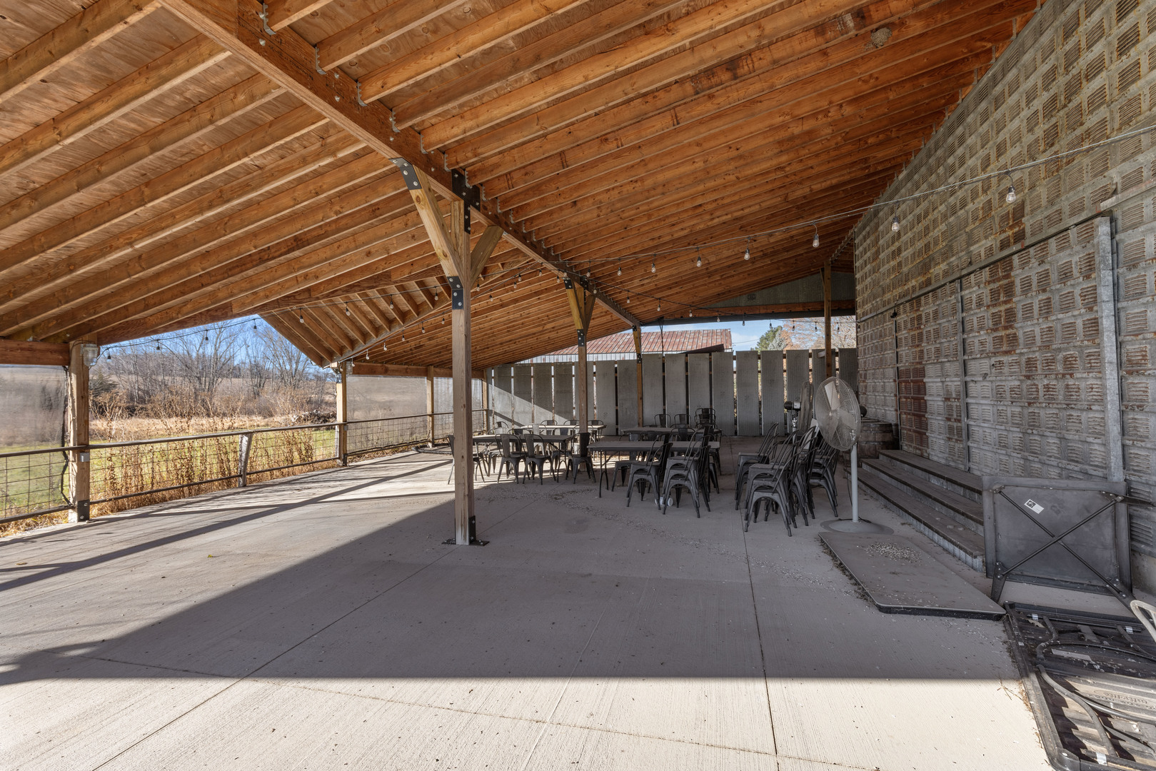main property photo 31