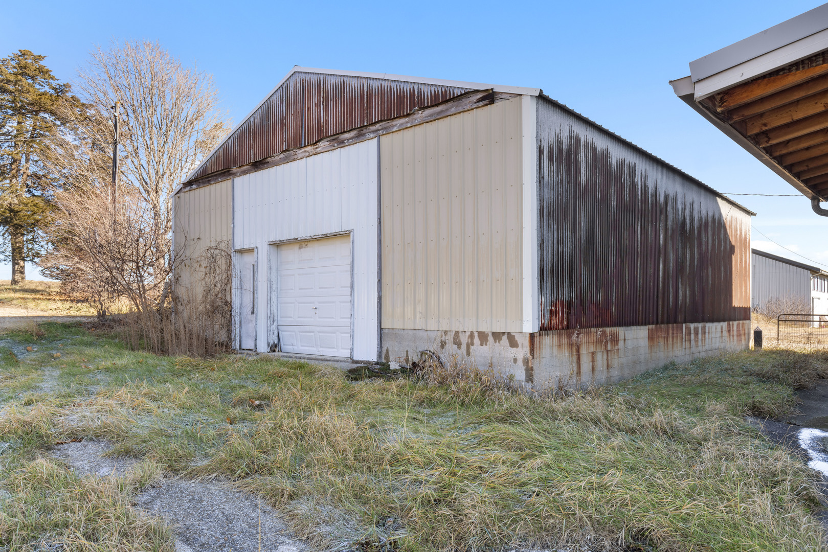 main property photo 35