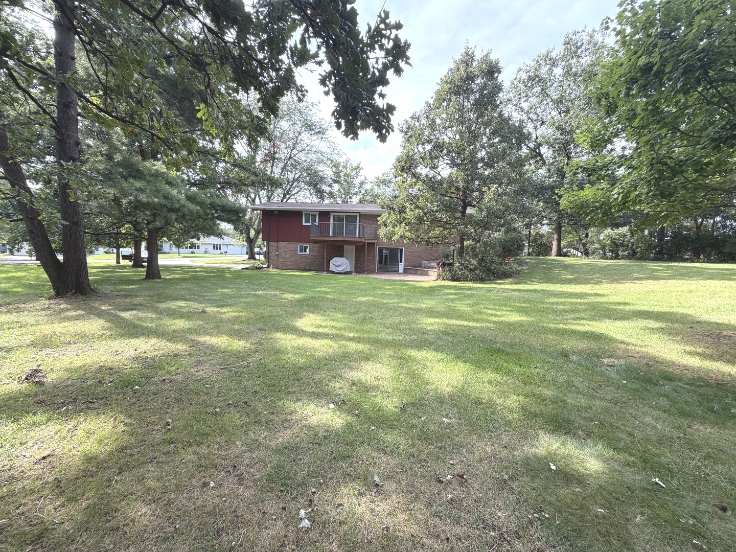 main property photo 28