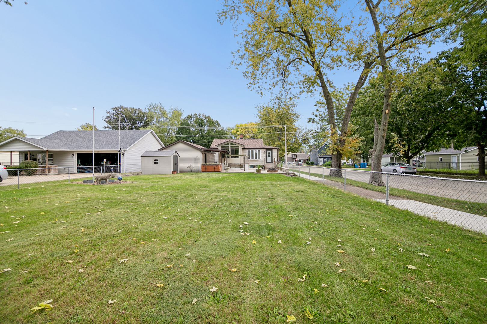 main property photo 14