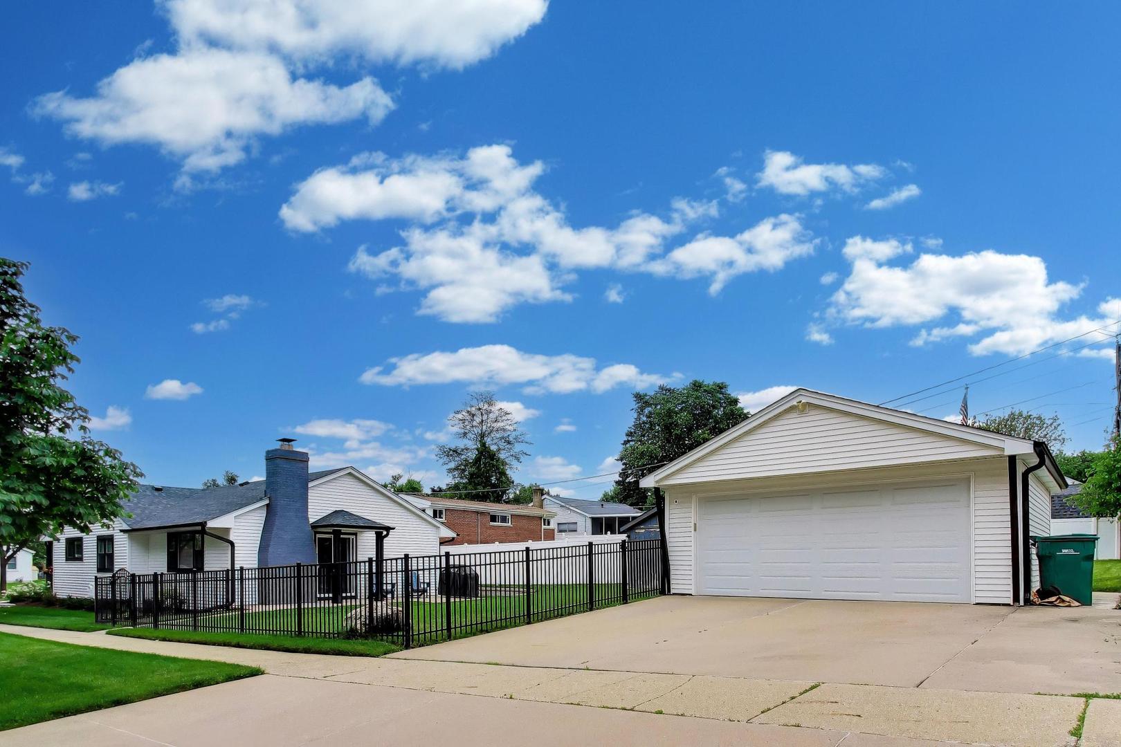 main property photo 30