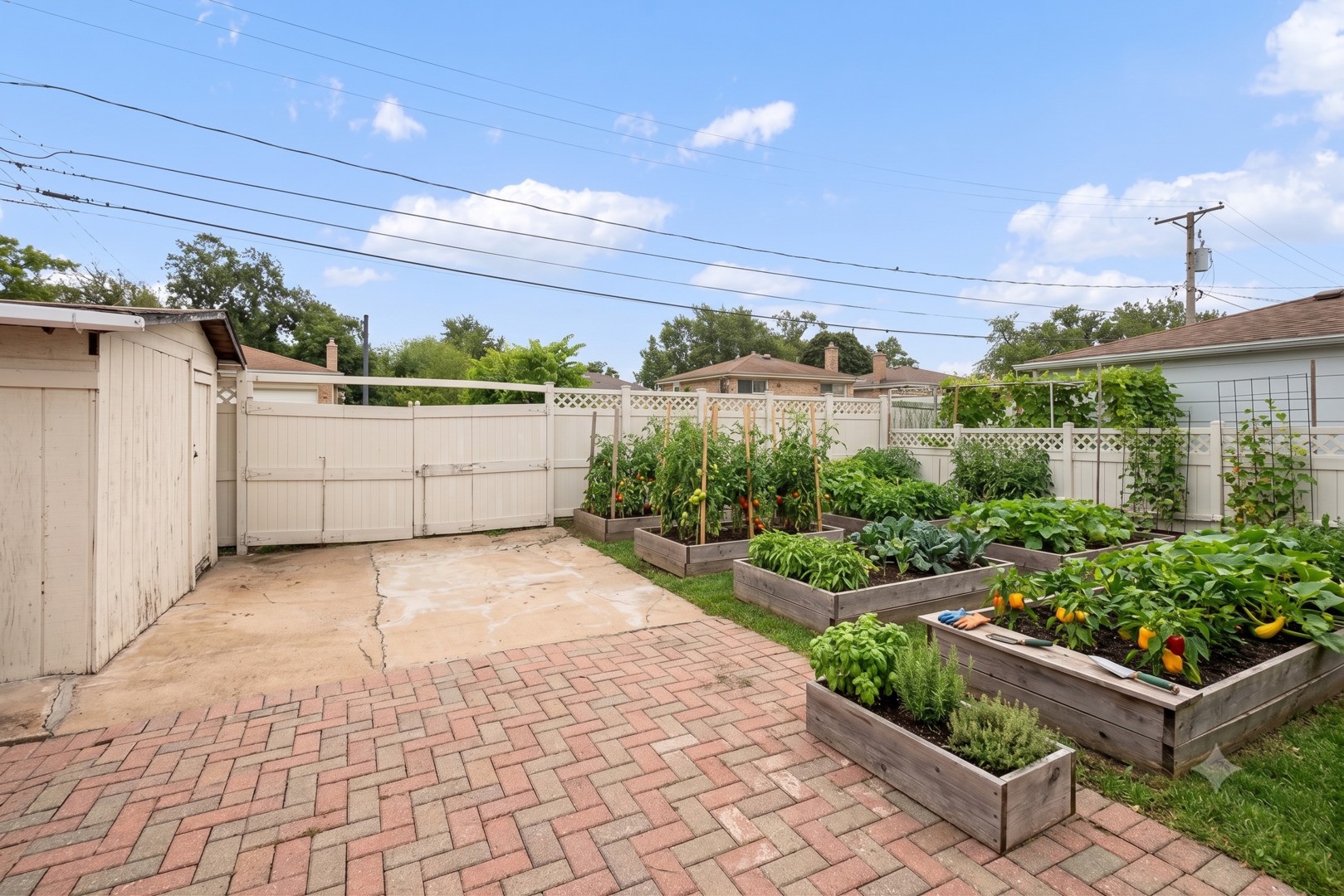 main property photo 16