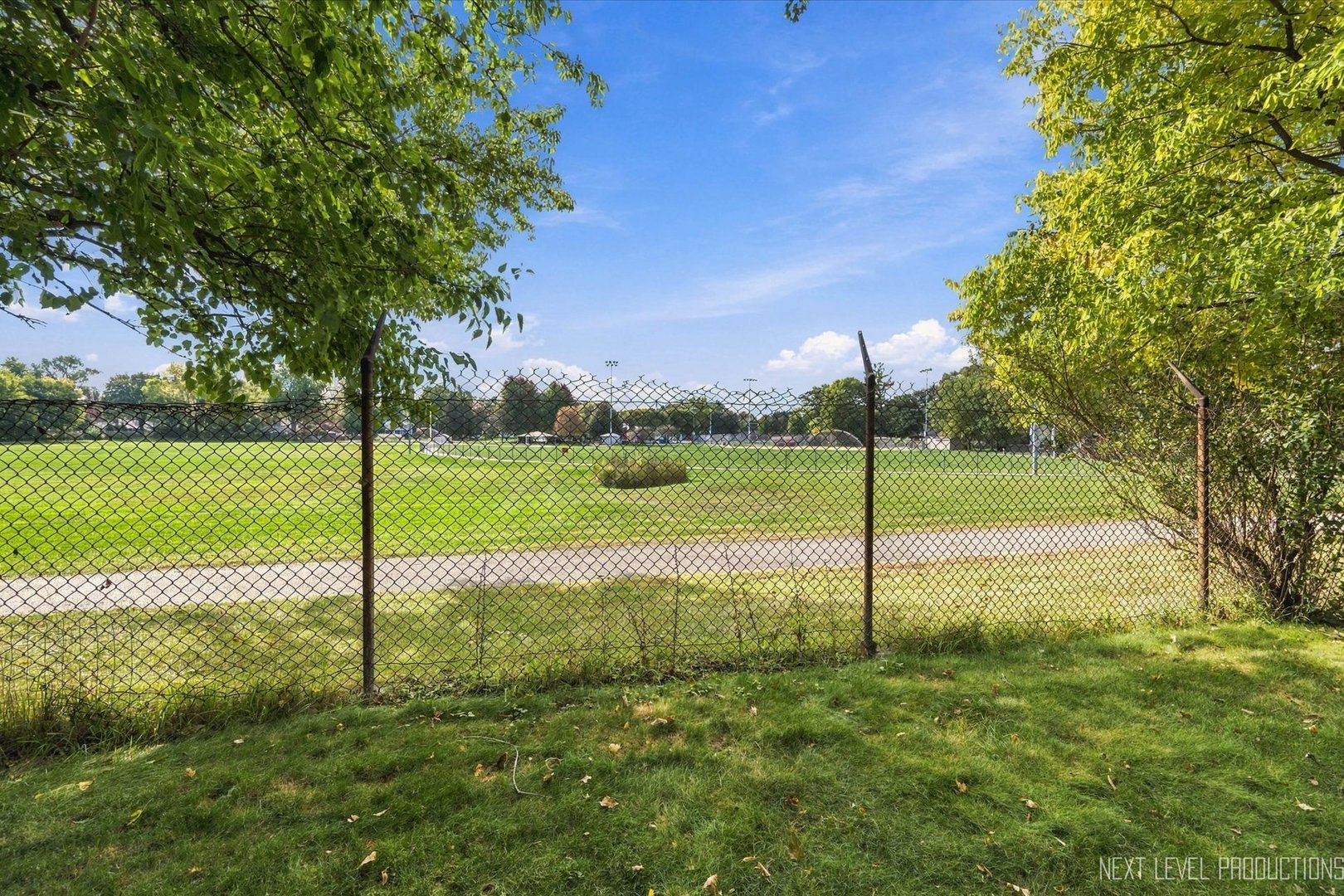 main property photo 28
