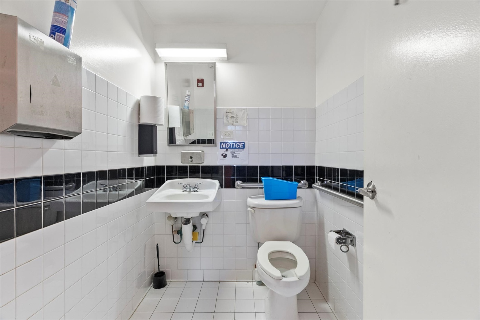 main property photo 25