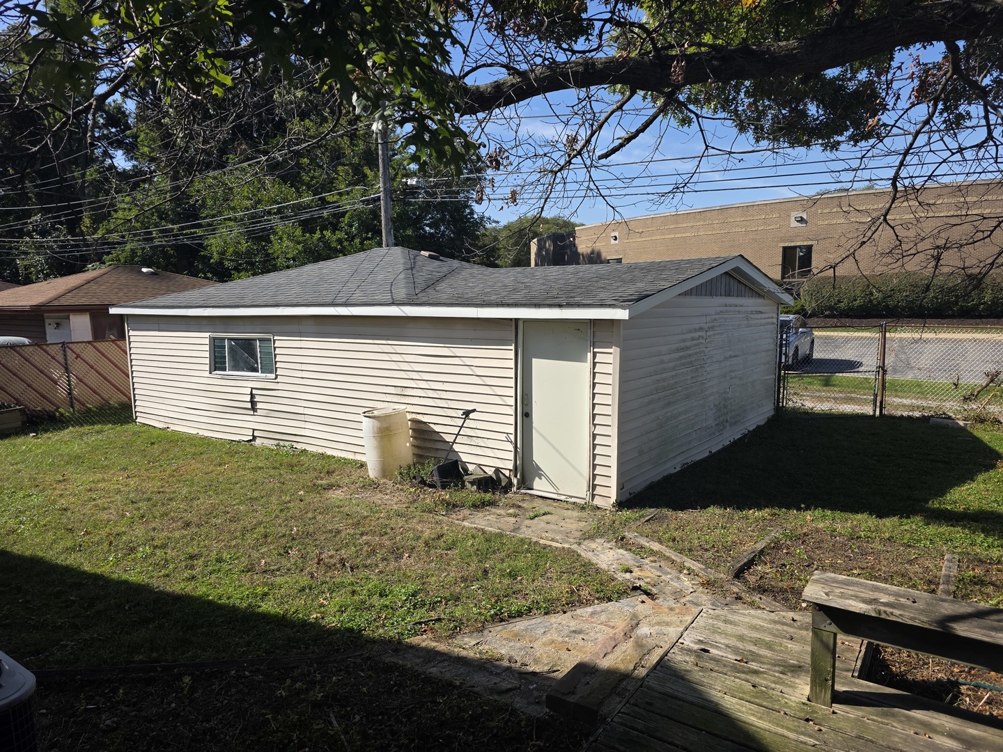 main property photo 6