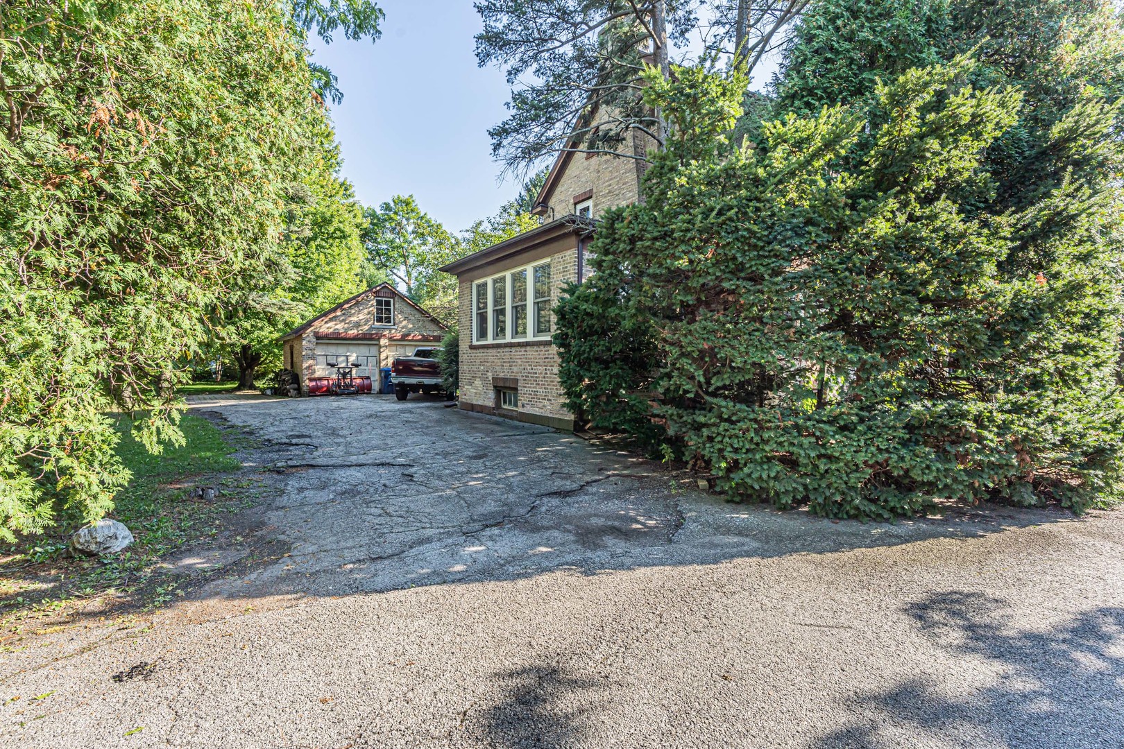 main property photo 40
