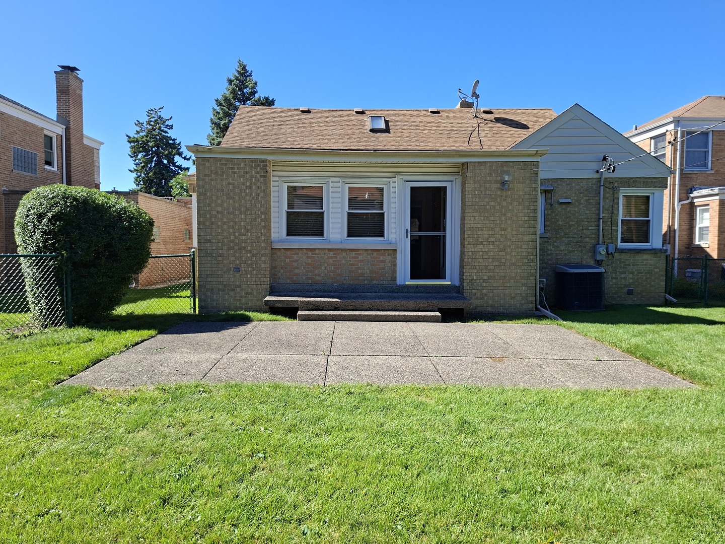 main property photo 16