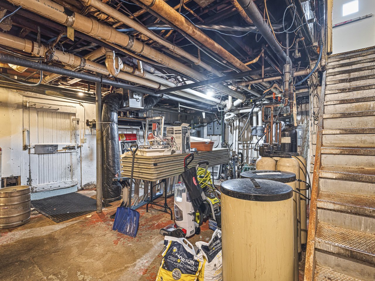 main property photo 47