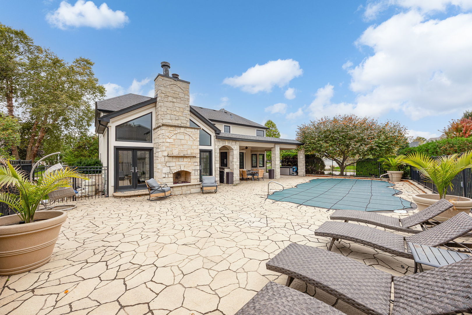main property photo 12