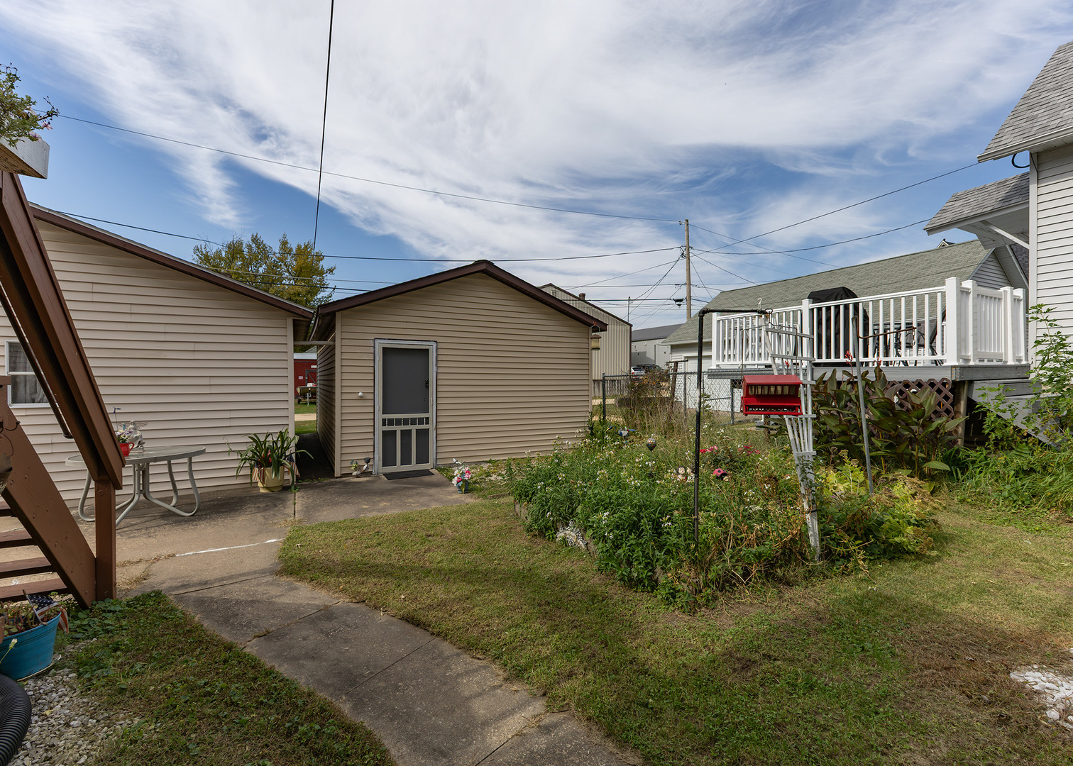 main property photo 16