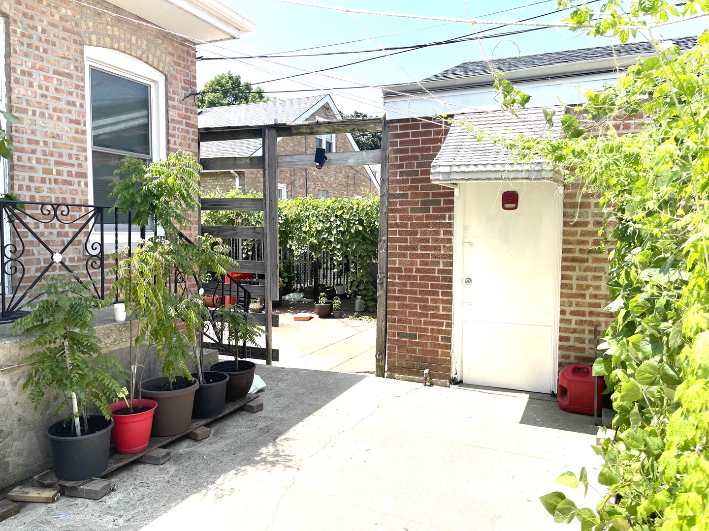 main property photo 4
