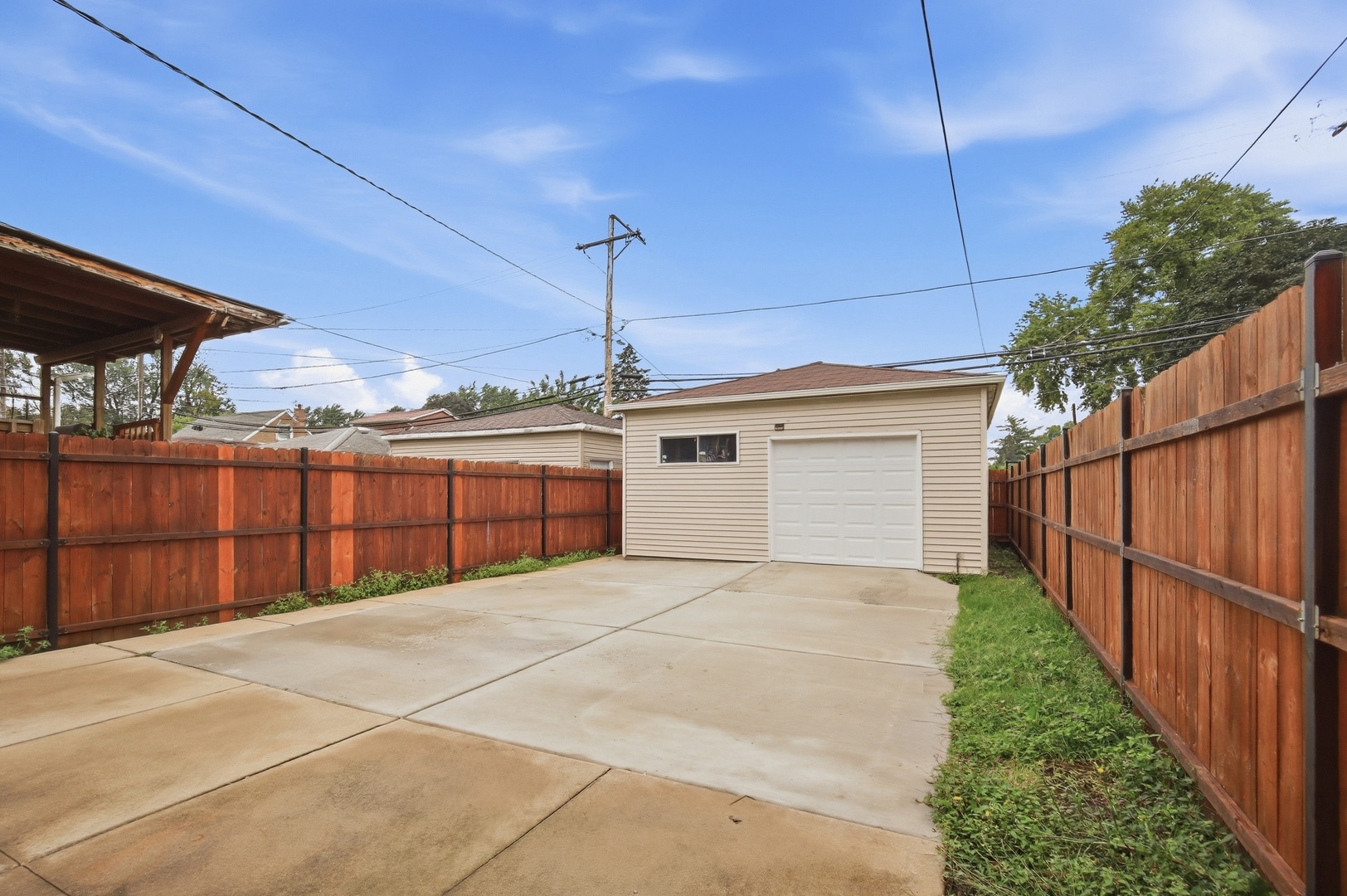 main property photo 16