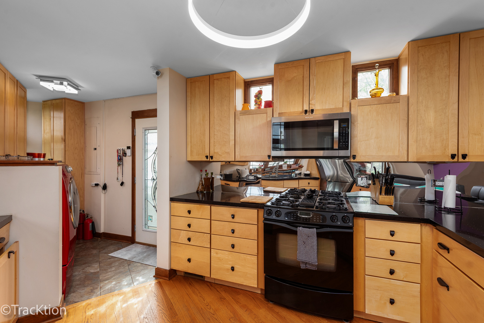 main property photo 4