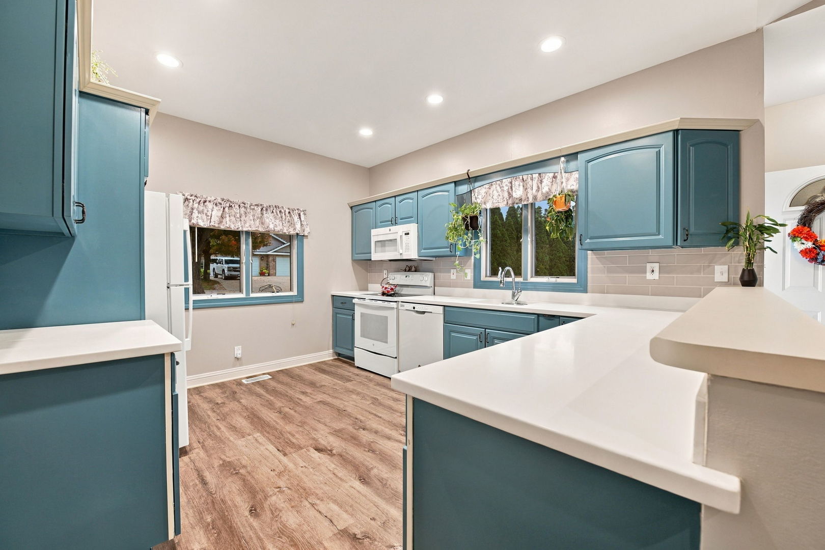 main property photo 6