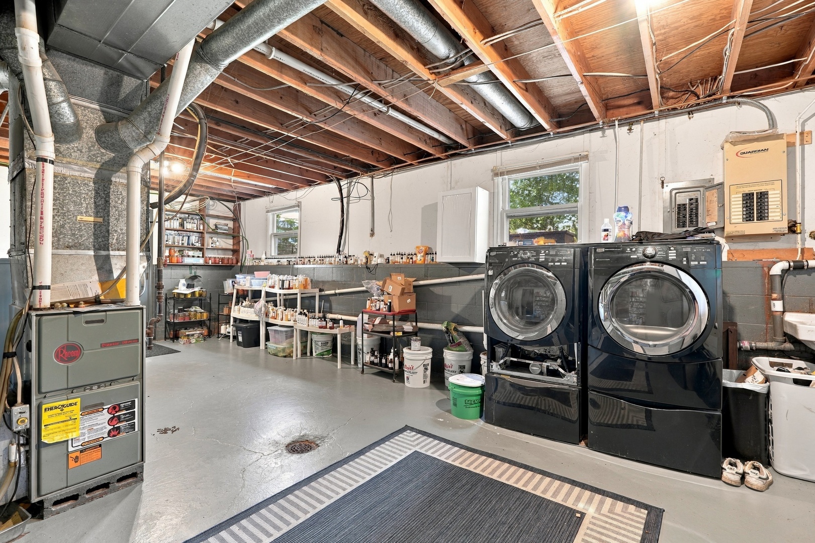 main property photo 28