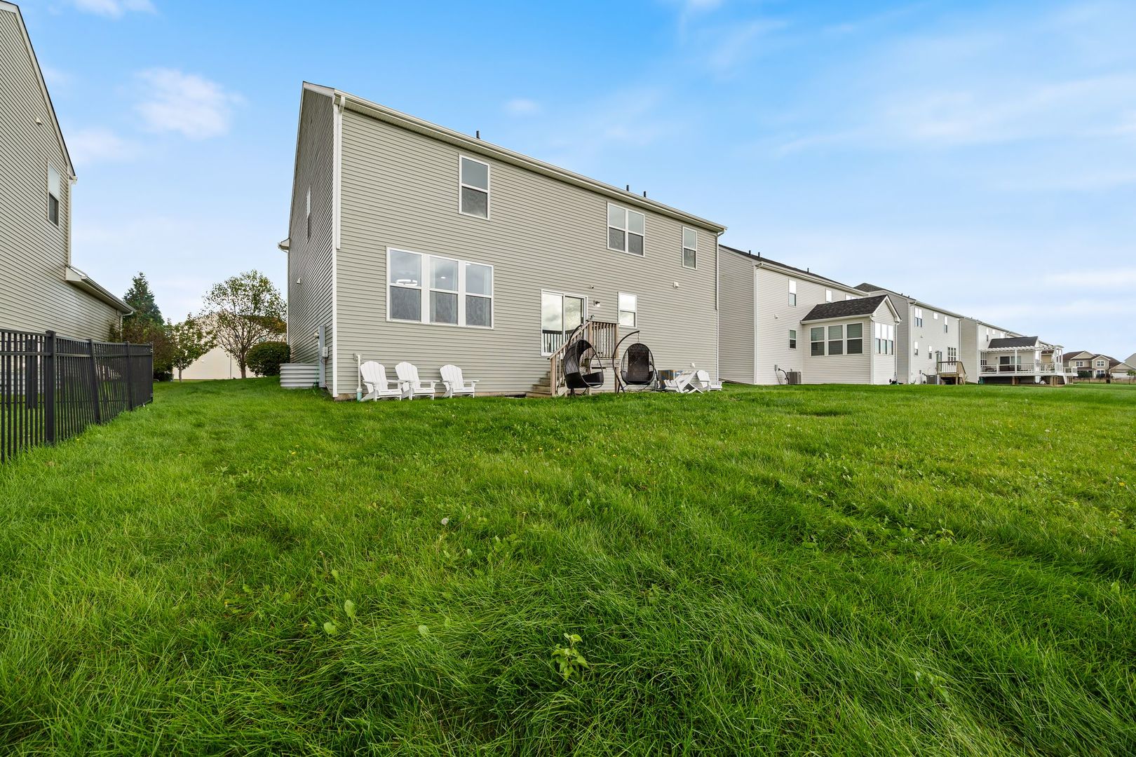 main property photo 28