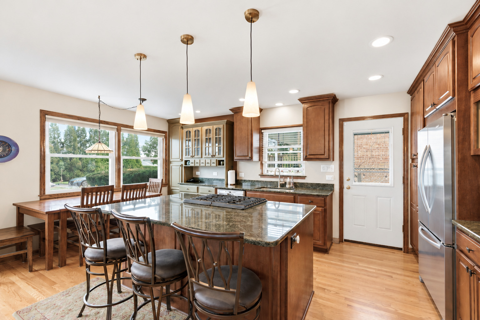 main property photo 5
