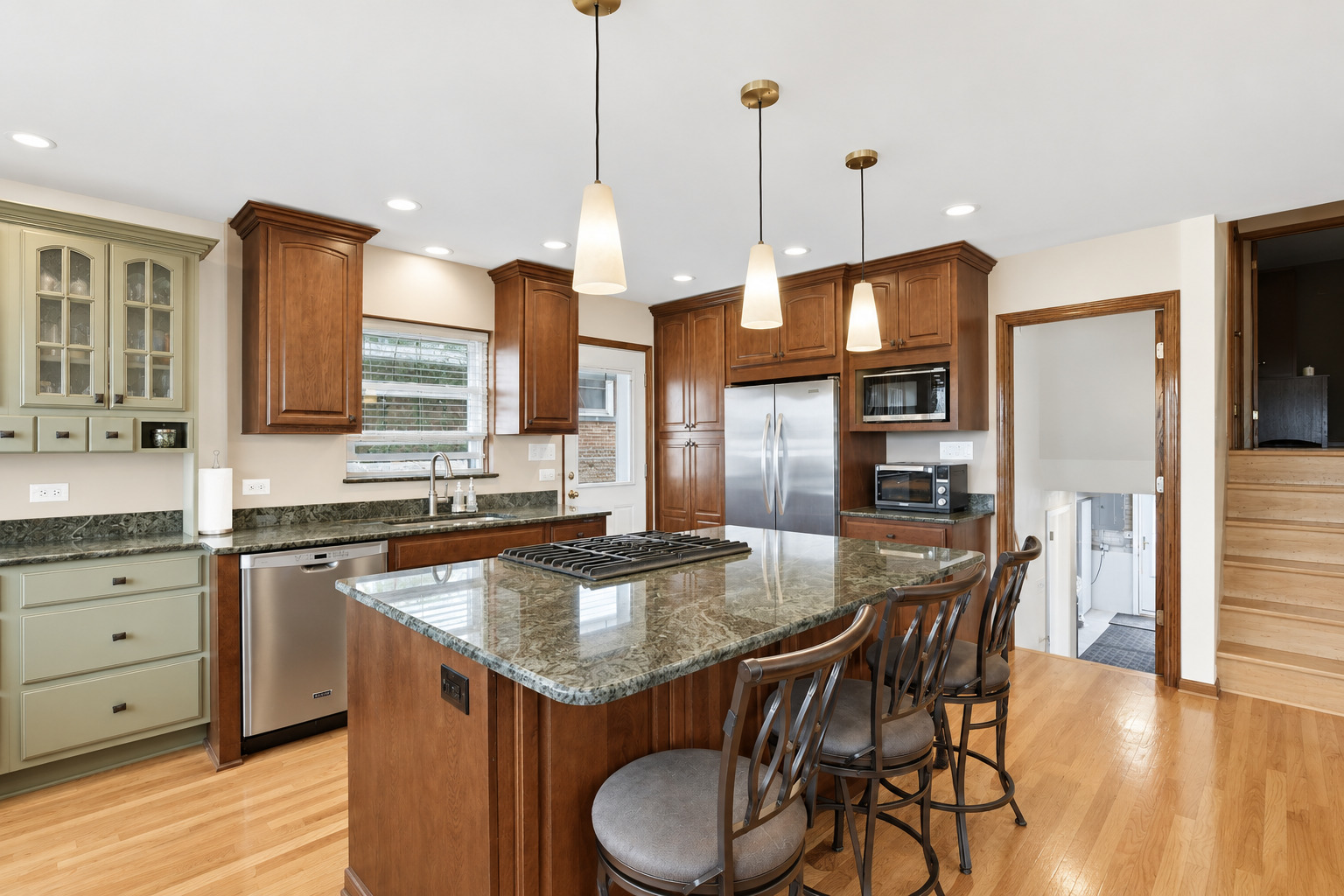 main property photo 6