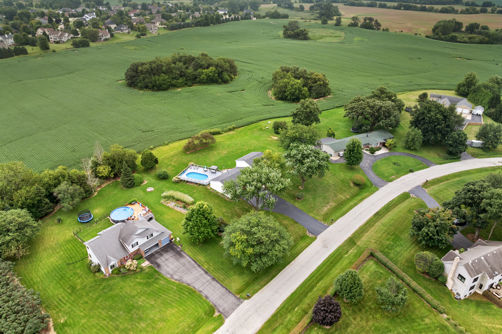 main property photo 28