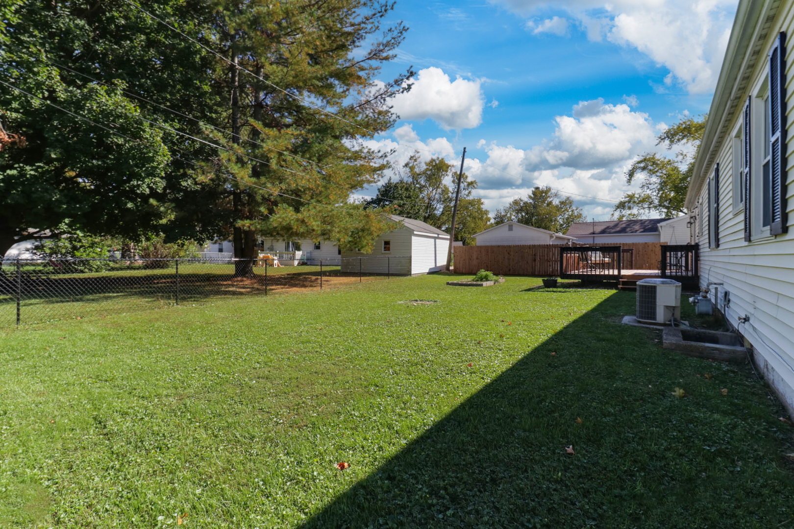 main property photo 28