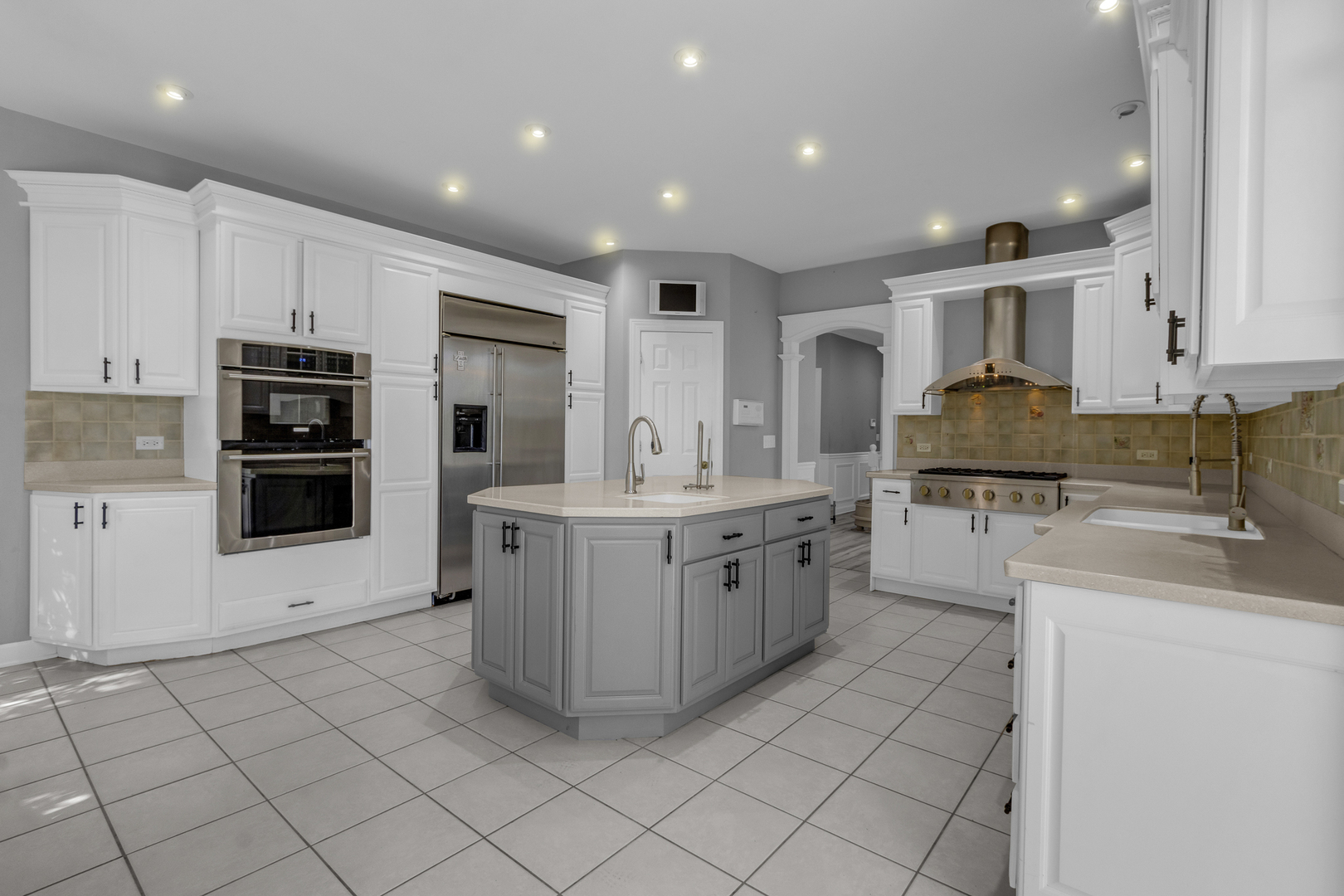 main property photo 11