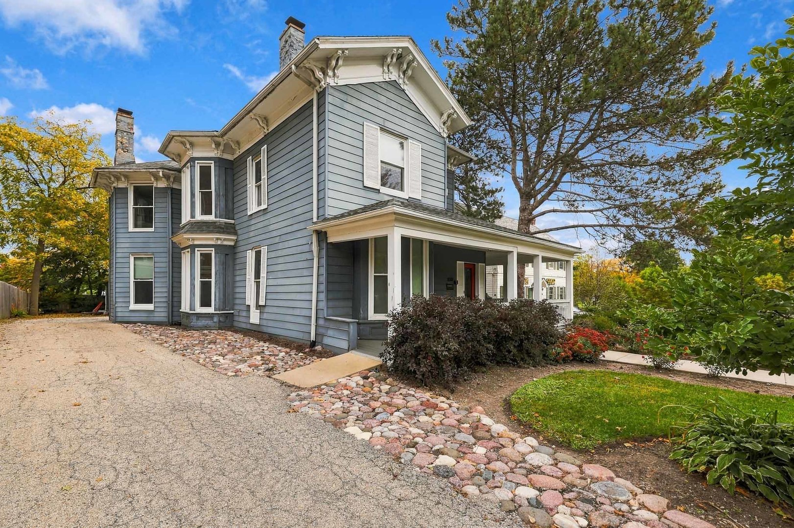 main property photo 23