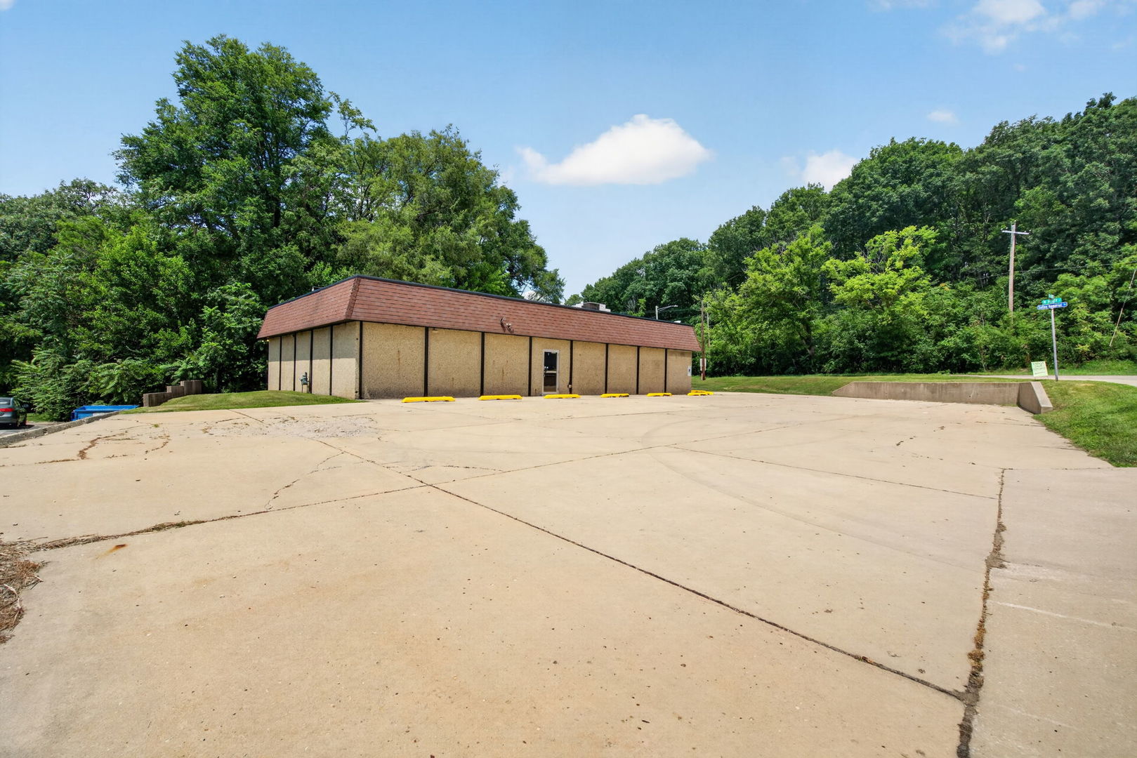 main property photo 25